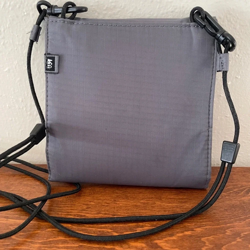 REI Canvas trifold RFID Wallet Passport Crossbody Bag‎ Pouch pockets ID Travel